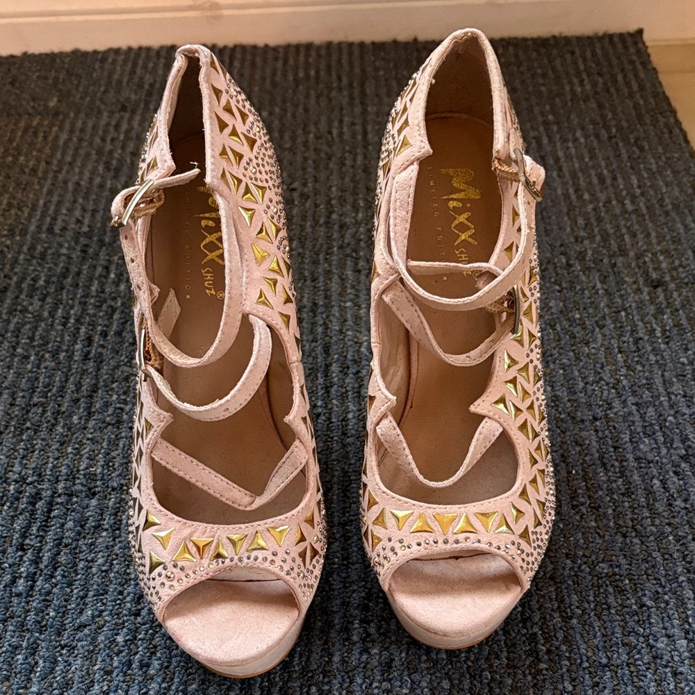 Mixx Shuz Women's Cut-Out Heels - Pink and Gold